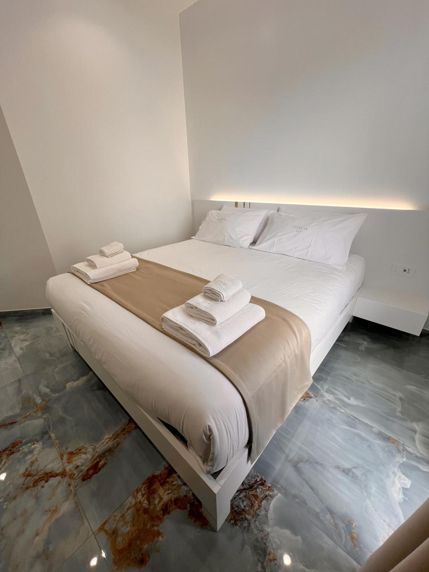 Suite 14 Scalea Exteriör bild