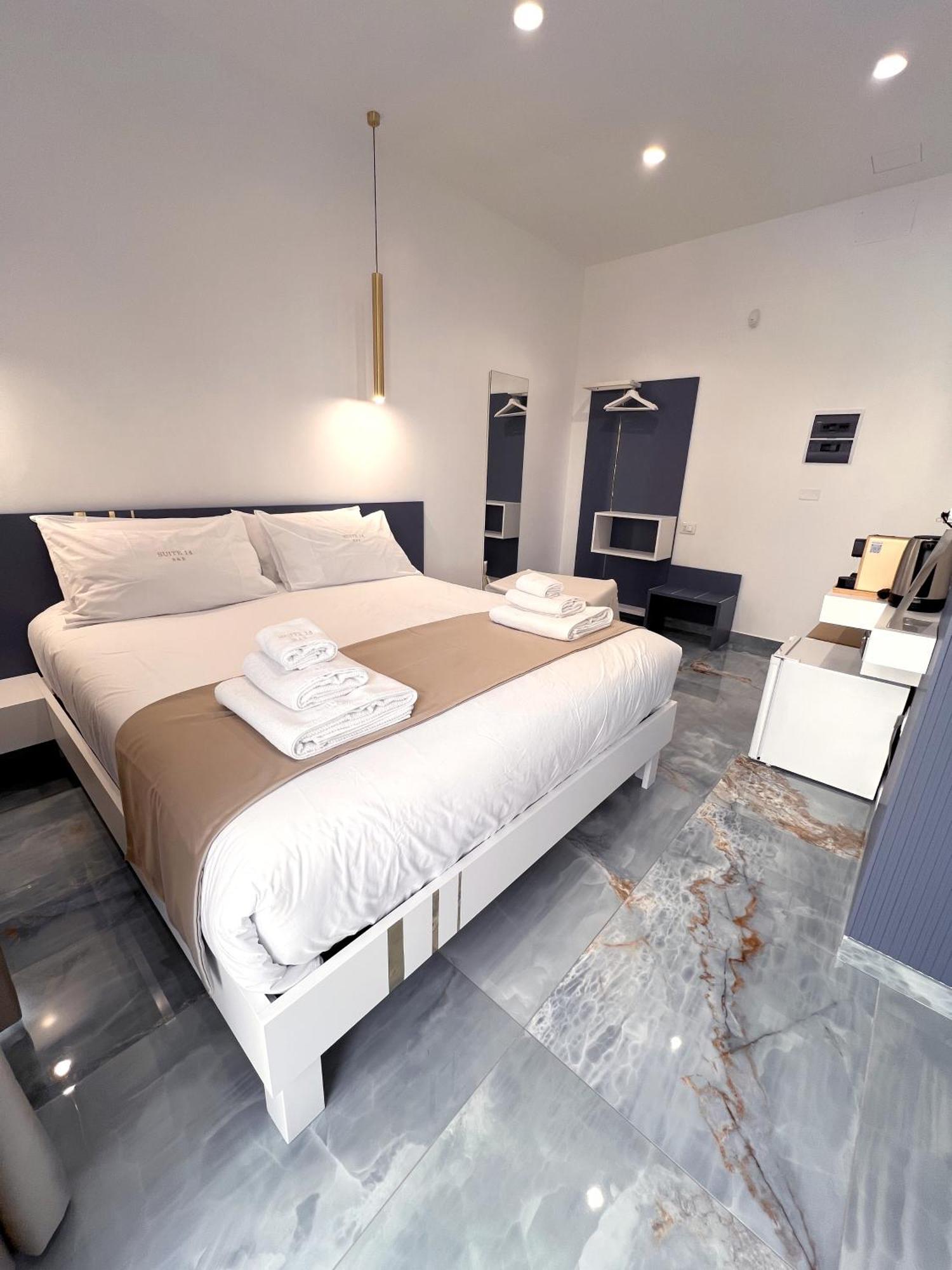 Suite 14 Scalea Exteriör bild