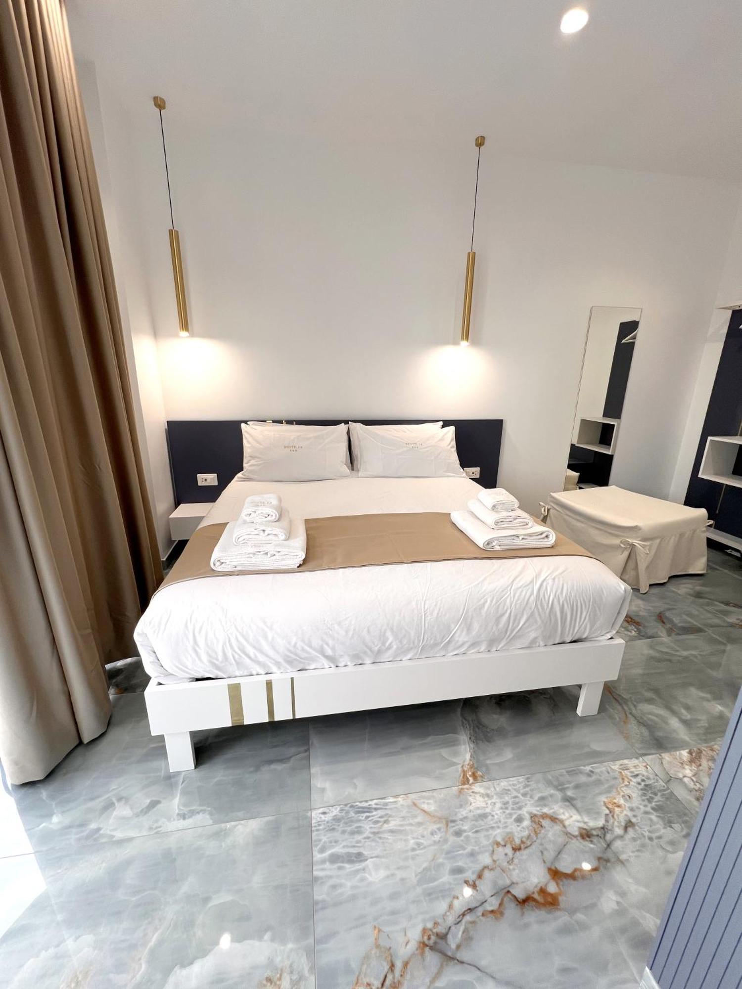 Suite 14 Scalea Exteriör bild